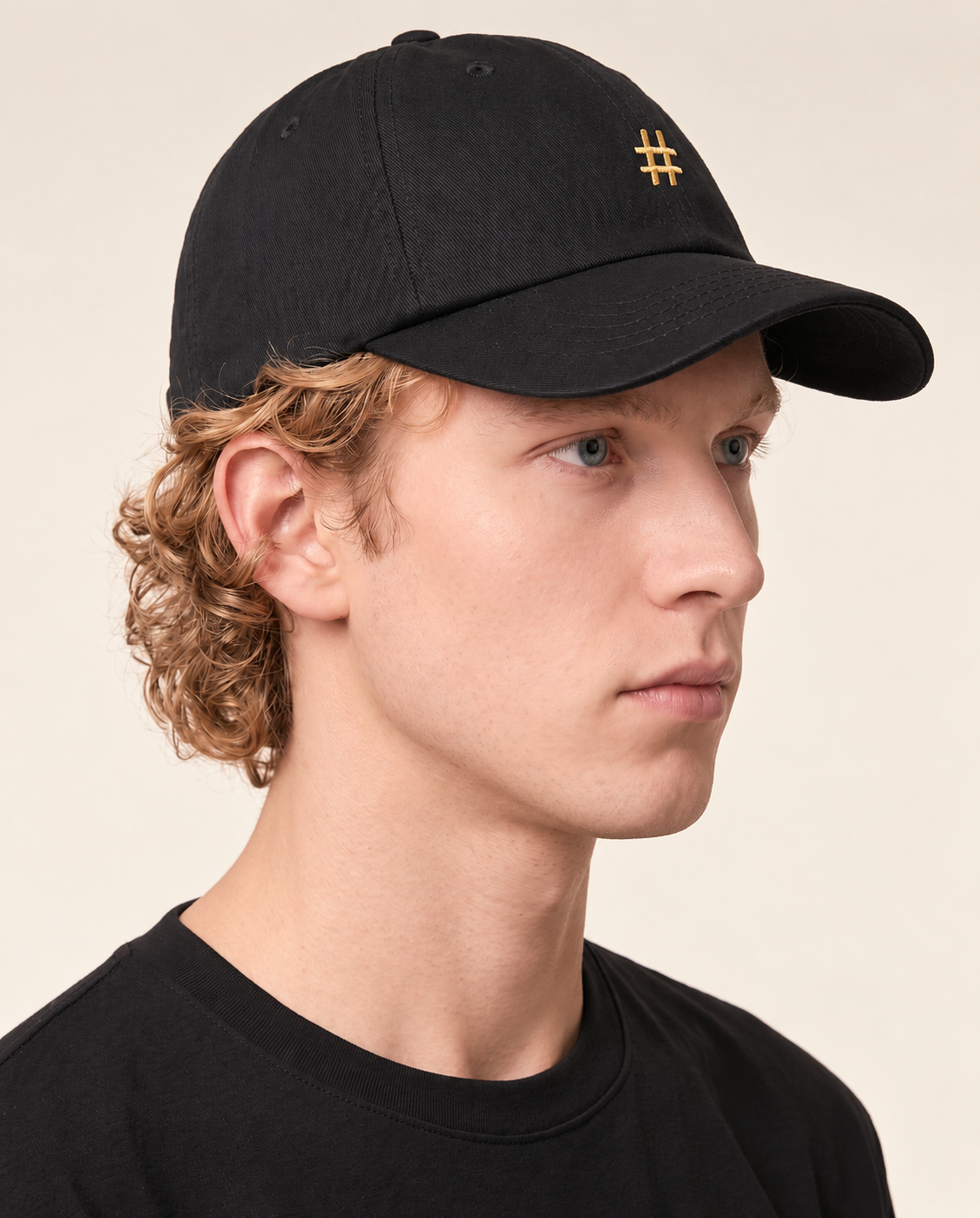 Dièse cap with gold embroidery — Deep black